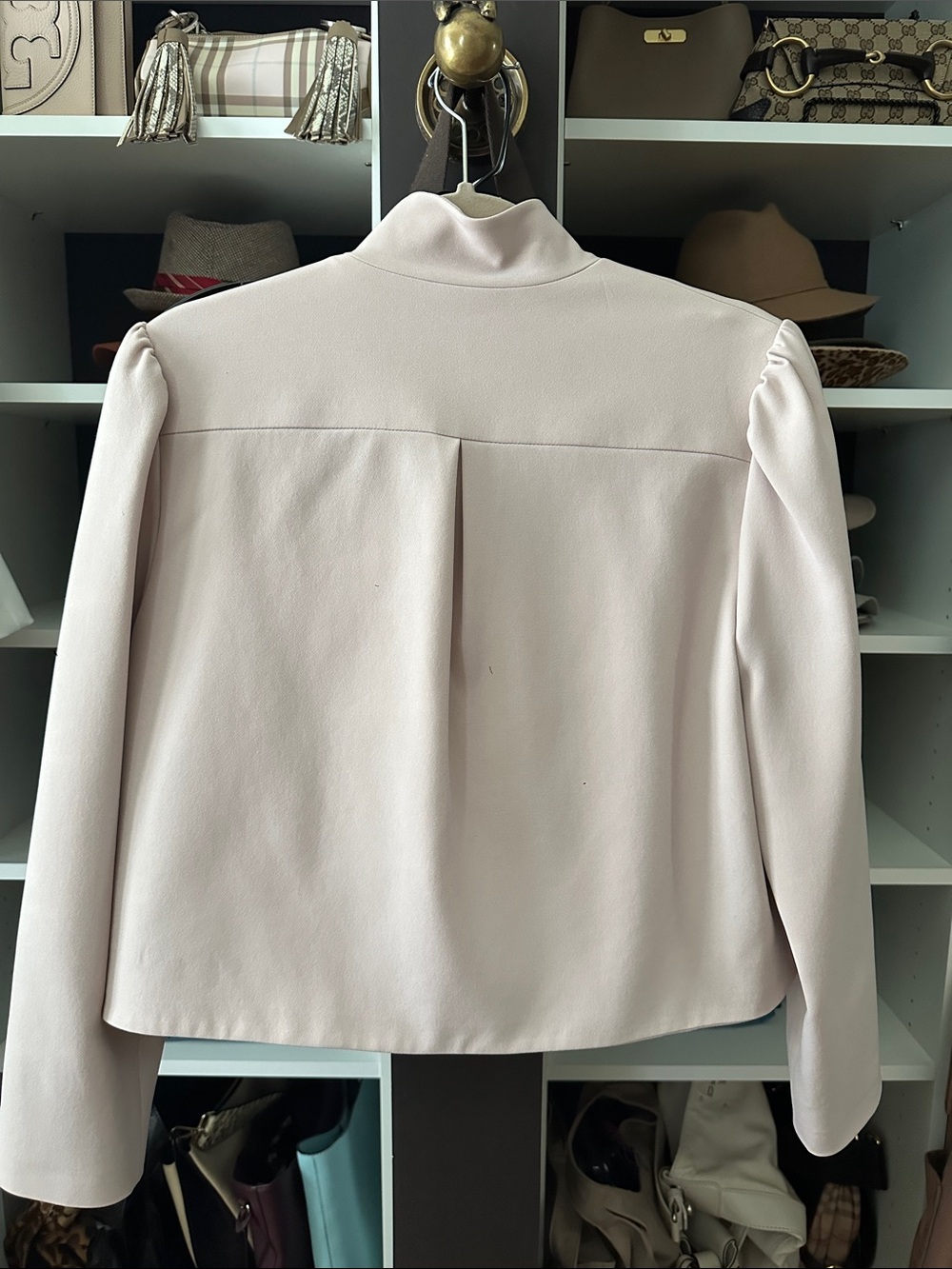 Alice + Olivia Addison Pale Pink Bow-Front Cropped Blazer - Picture 2 of 6
